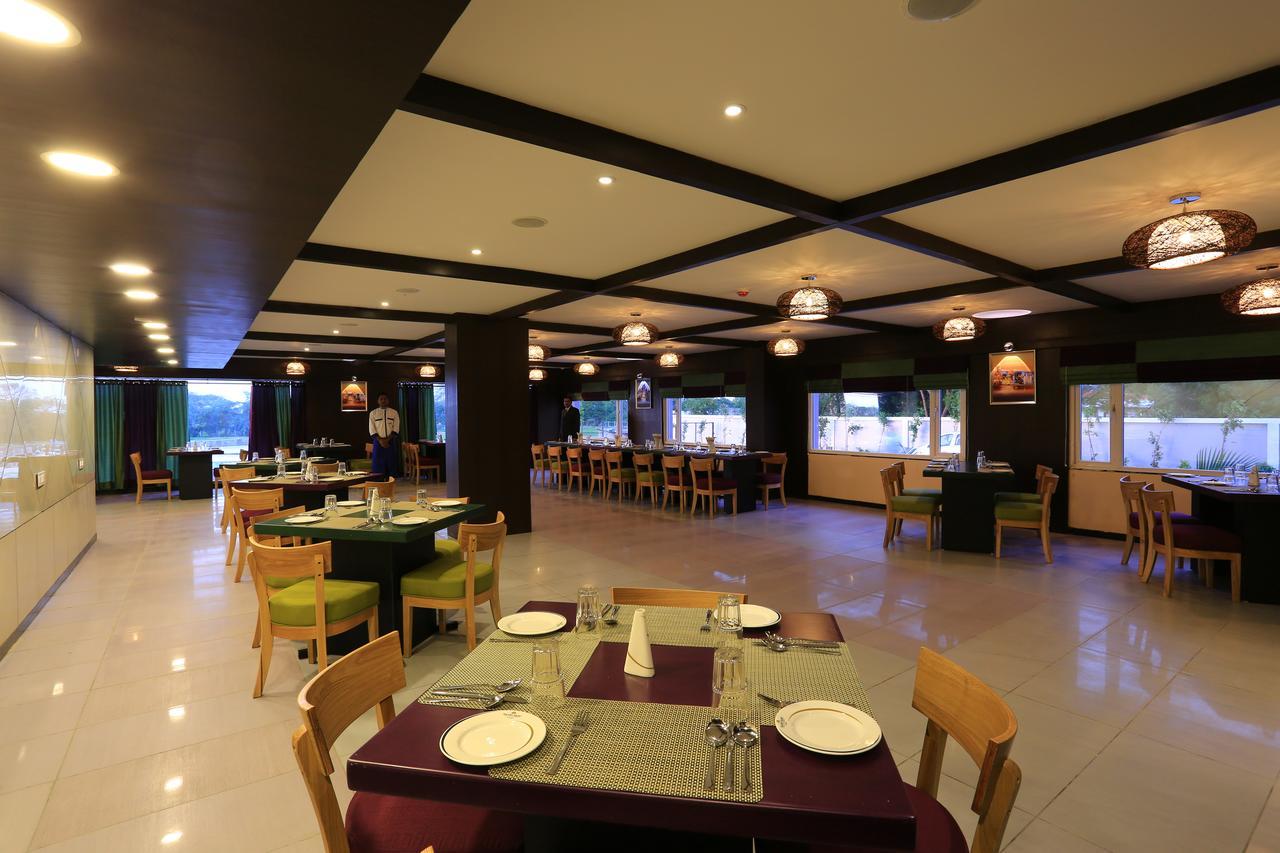 Nandan Kanan Hotel & Resort Sipra Exterior photo